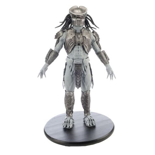Lot # 22: AVP: Alien Vs. Predator (2004) - Scar Small-Scale Predator Armor Display