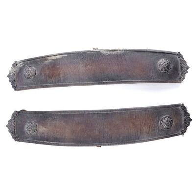 Lot # 140: Gladiator (2000) - Maximus' (Russell Crowe) Shoulder Straps