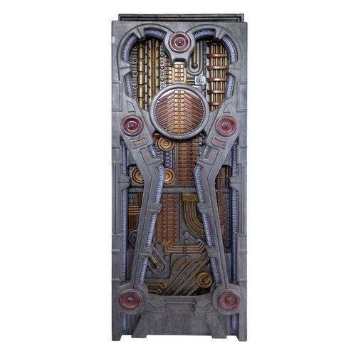 Lot # 1196: Star Trek: First Contact (1996)/Star Trek: Voyager (T.V. Series, 1997 - 2001) - Borg Alcove