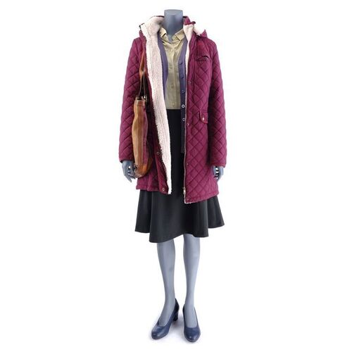 Lot # 274: Kim Wexler (Rhea Seehorn) Return to Albuquerque Outfit