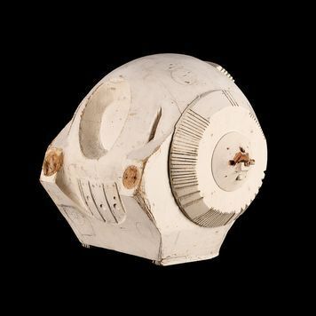 Lot # 1 : 2001: A SPACE ODYSSEY (1968) - Discovery Pod Concept Model