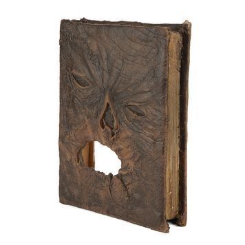 Lot # 39 : ASH VS EVIL DEAD (T.V. SERIES, 2015-2018) - SFX Necronomicon