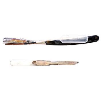 Lot # 111 : DEXTER (T.V. SERIES, 2006 - 2013) - Dexter Morgan's (Michael C. Hall) SFX Scalpel and Straight Razor