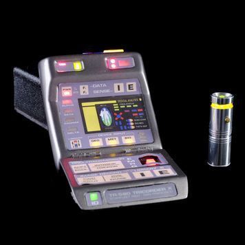 Lot # 351 : STAR TREK: VOYAGER (T.V. SERIES, 1995 - 2001) - Light-Up TR-590 Medical Tricorder X