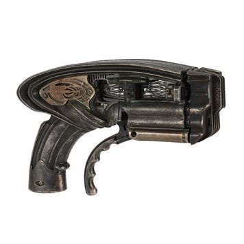 Lot # 798 : CHRONICLES OF RIDDICK, THE (2004) - Hero Necromonger Pistol