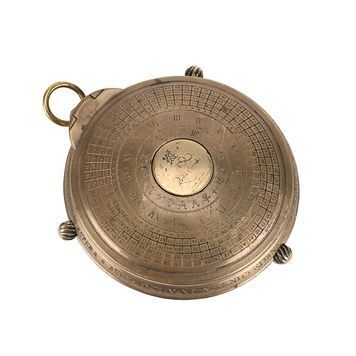 Lot # 969 : GOLDEN COMPASS, THE (2007) - Lyra's (Dakota Blue Richards) Alethiometer Casing