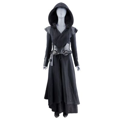 Lot # 143: Tal Shiar Zhat Vash Admonition Ritual Costume