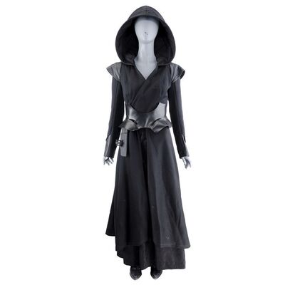 Lot # 152: Tal Shiar Zhat Vash Admonition Ritual Costume