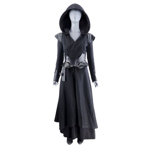 Lot # 155: Tal Shiar Zhat Vash Admonition Ritual Costume