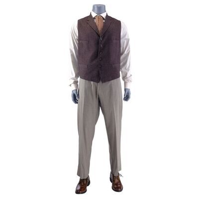 Lot # 238: Q (John de Lancie) Therapist Costume