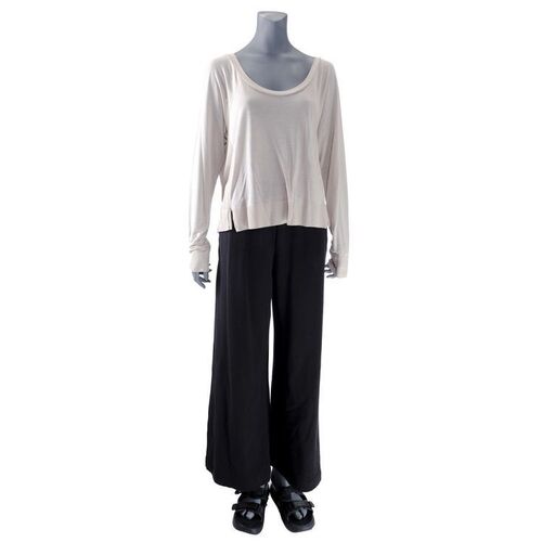 Lot # 263: Kore Soong (Isa Briones) Casual House Costume