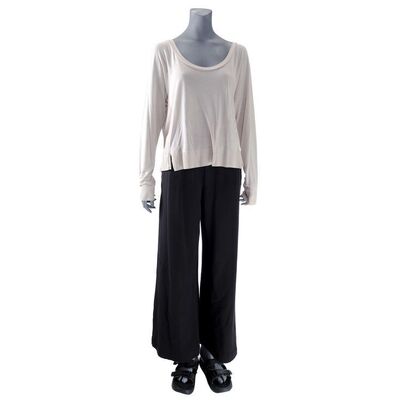 Lot # 263: Kore Soong (Isa Briones) Casual House Costume