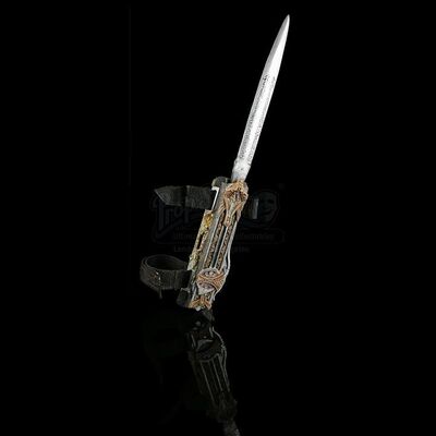 ASSASSIN'S CREED (2016) - Aguilar's (Michael Fassbender) Wristblade