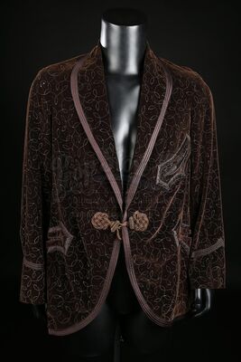 BATMAN RETURNS (1992) - Tucker Cobblepot's (Paul Rubens) Smoking Jacket