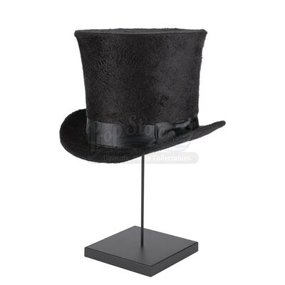 BATMAN RETURNS (1992) - The Penguin's (Danny DeVito) Top Hat
