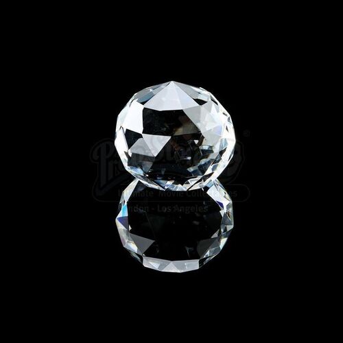A BEAUTIFUL MIND (2001) - Alicia Nash's (Jennifer Connelly) Refractive Glass Gift
