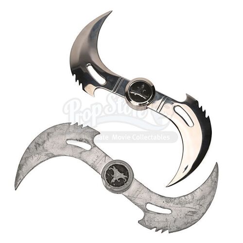 BLADE II (2002) - Blade's (Wesley Snipes) Glaives