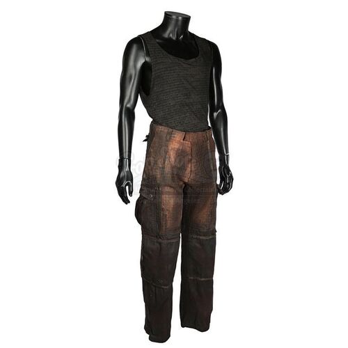 THE CHRONICLES OF RIDDICK (2004) - Riddick's (Vin Diesel) Costume