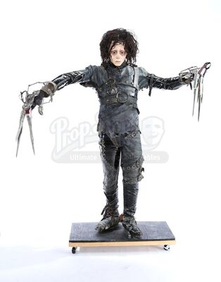 EDWARD SCISSORHANDS (1990) - Edward Scissorhands' (Johnny Depp) Costume Display