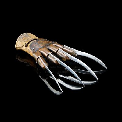 FREDDY VS. JASON (2003) - Freddy Krueger's (Robert Englund) Razor Glove