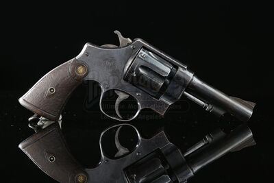 INDIANA JONES AND THE RAIDERS OF THE LOST ARK (1981) - Indiana Jones' (Harrison Ford) Revolver