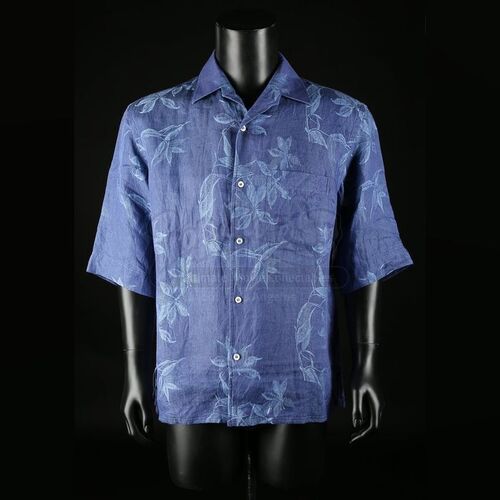 JAMES BOND: DIE ANOTHER DAY (2002) - James Bond's (Pierce Brosnan) Floral Shirt