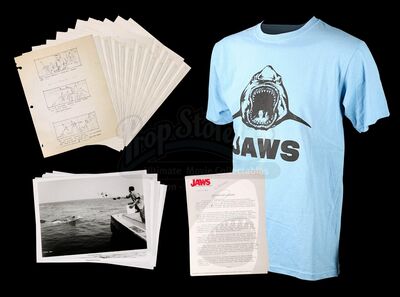 JAWS (1975) - Storyboards and Crew T-Shirt