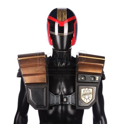 JUDGE DREDD (1995) - Street Judge Helmet and Shoulder Armour