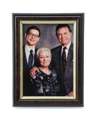 SPIDER-MAN (2002) - Parker Family Photograph