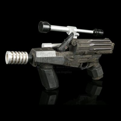 STAR WARS: THE PHANTOM MENACE (1999) - Naboo Security Guard's CR-2 Blaster