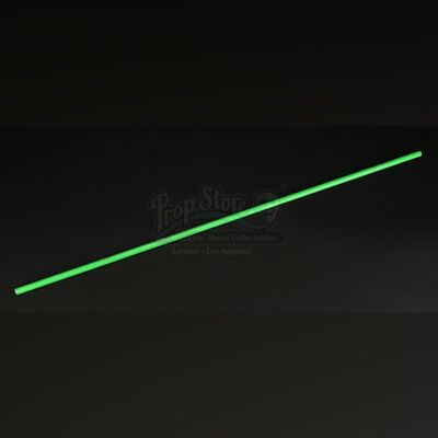 STAR WARS: REVENGE OF THE SITH (2005) - Interchangable Lightsaber Blade