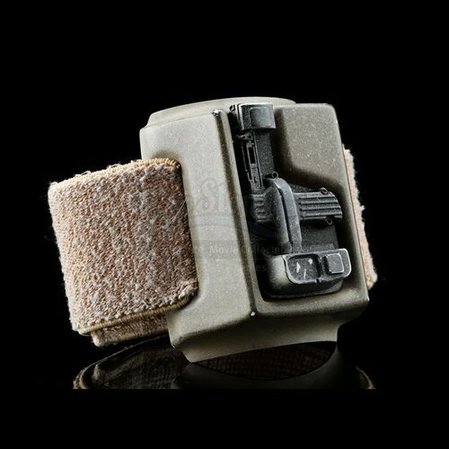 STAR WARS: RETURN OF THE JEDI (1983) - Rebel Wrist Communicator