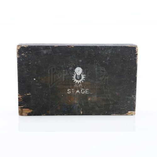 INDUSTRIAL LIGHT & MAGIC - Apple Box