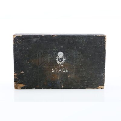 INDUSTRIAL LIGHT & MAGIC - Apple Box