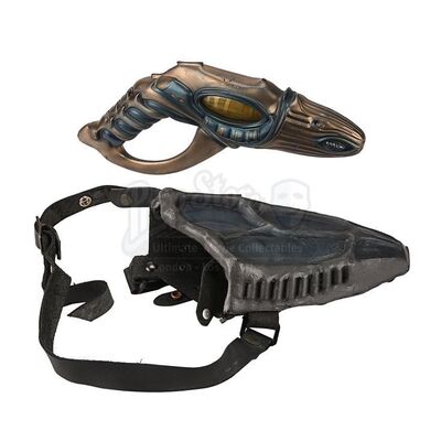 STARGATE: ATLANTIS (TV 2004-2009) - Wraith Stunner Pistol and Holster