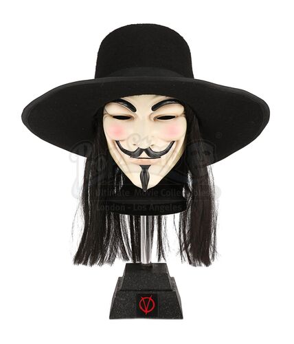 V FOR VENDETTA (2005) - V Mask, Hat and Wig