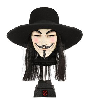 V FOR VENDETTA (2005) - V Mask, Hat and Wig