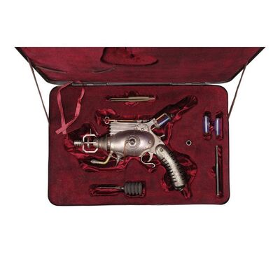 Lot # 228: DR GRORDBORT PRESENTS: THE DEADLIEST GAME (2011) - ManMelter 3600 ZX Sub-Atomic Disintegrator Pistol