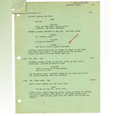Lot # 253: E.T. THE EXTRA-TERRESTRIAL (1982) - Revised Script Packet