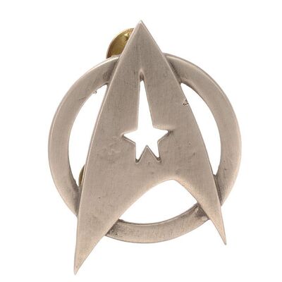 Lot # 722: STAR TREK INTO DARKNESS (2013) - Starfleet Captain's Command Division Dress Uniform Insignia