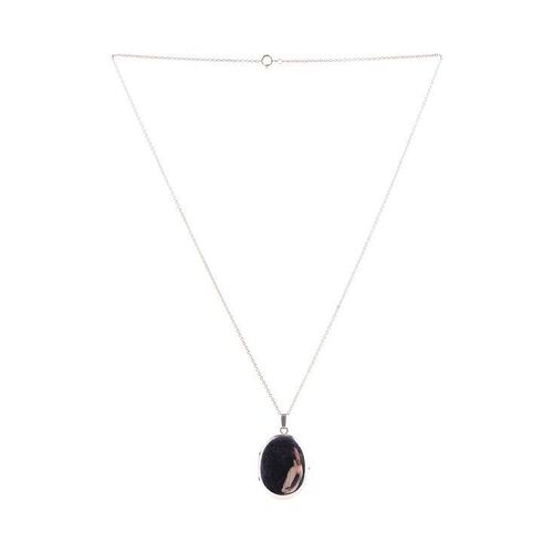Lot #15: Drucilla Winters' (Victoria Rowell) Silver Locket