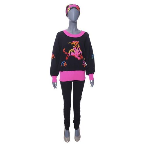 Lot # 70: Beverly Goldberg's (as played by Wendi McLendon-Covey) "Alligator Schwartz" Episode Costume