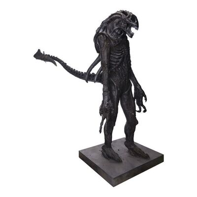 Lot #18 - Xenomorph Warrior Costume on Display ### AVP: ALIEN VS. PREDATOR (2004)