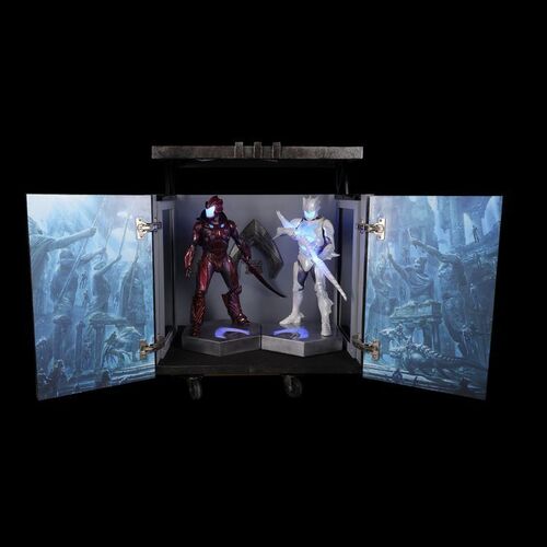 Lot #21 - Pair of Light-Up Atlantean Soldier Marketing Display Statues ### AQUAMAN (2018)
