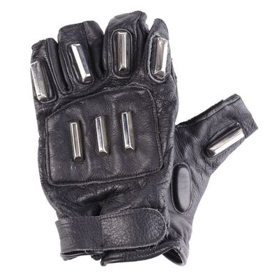 Lot #40 - Two-Face's (Tommy Lee Jones) Glove ### BATMAN FOREVER (1995)