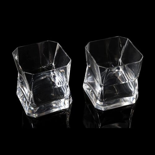 Lot #70 - Terry Rawlings Collection: Pair of Rick Deckard's (Harrison Ford) Apartment Glass Whiskey Tumblers ### BLADE RUNNER (1982)