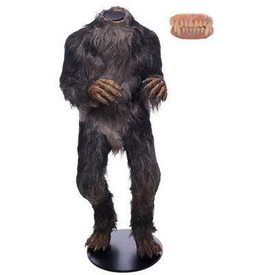 Lot #94 - Oz's (Seth Green) Werewolf Teeth and Costume Display ### BUFFY THE VAMPIRE SLAYER (TV SERIES, 1997-2003)