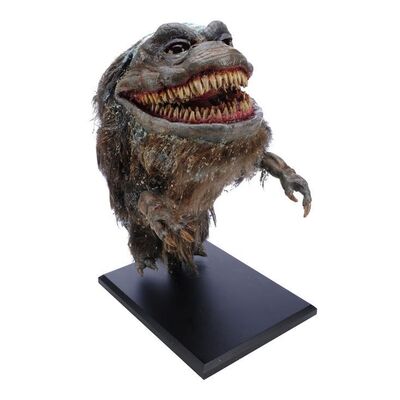 Lot #105 - Critter Puppet Display ### CRITTERS 4 (1992)