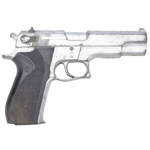Lot #136 - The Narrator's (Edward Norton) Rubber Smith & Wesson 4506 ### FIGHT CLUB (1999)