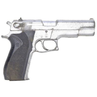 Lot #136 - The Narrator's (Edward Norton) Rubber Smith & Wesson 4506 ### FIGHT CLUB (1999)